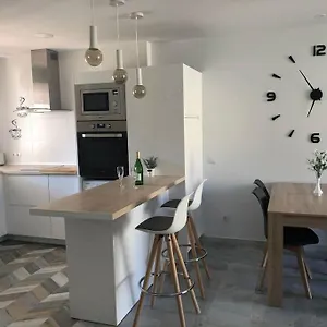 https://encantador-apartamento-residencial-con-piscina.1costadelsol.com